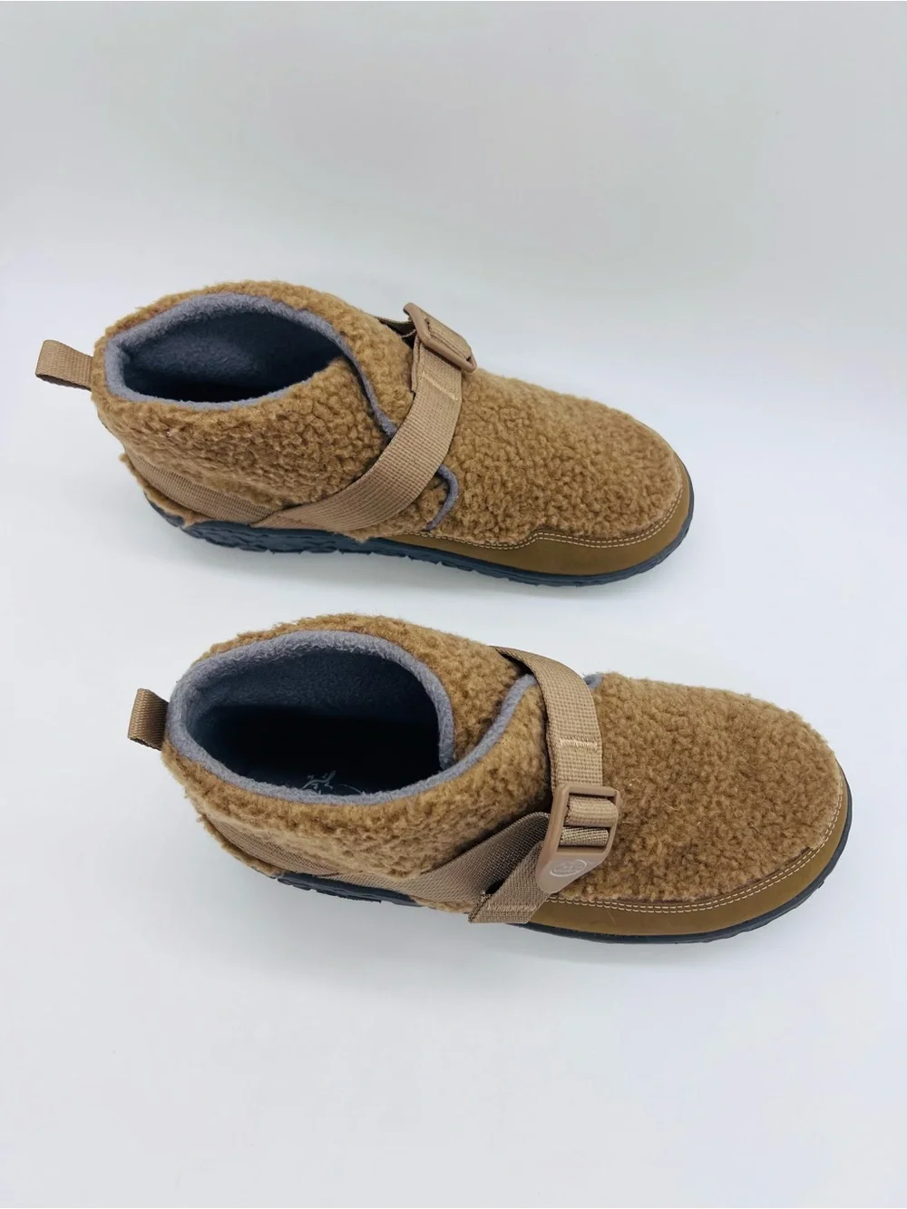 Chaco Kids Shearling-Look Tan Ramble Fluff Slippers Big Kid Size 6